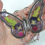 BANBERRY-DESIGNS-Mom-Butterfly-Suncatcher-Grandma-Butterfly-Suncatcher-Set-of-2-Pressed-Flower-Sun-Catcher-Each-One-Has-an-Engraved-Silver-Heart-Charm-0-1