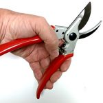 Carpa-Commercial-Hand-Pruning-Shear-Professional-Pruner-High-Carbon-Steel-Blades-Forged-Aluminum-Handle-with-Rubber-Coating-Cross-Cut-Design-Locking-0-0